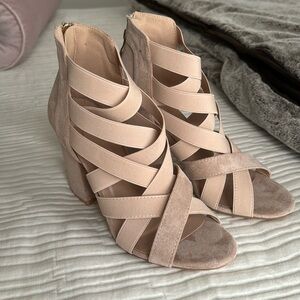 Yoki elastic strap suede Friday 55 heel